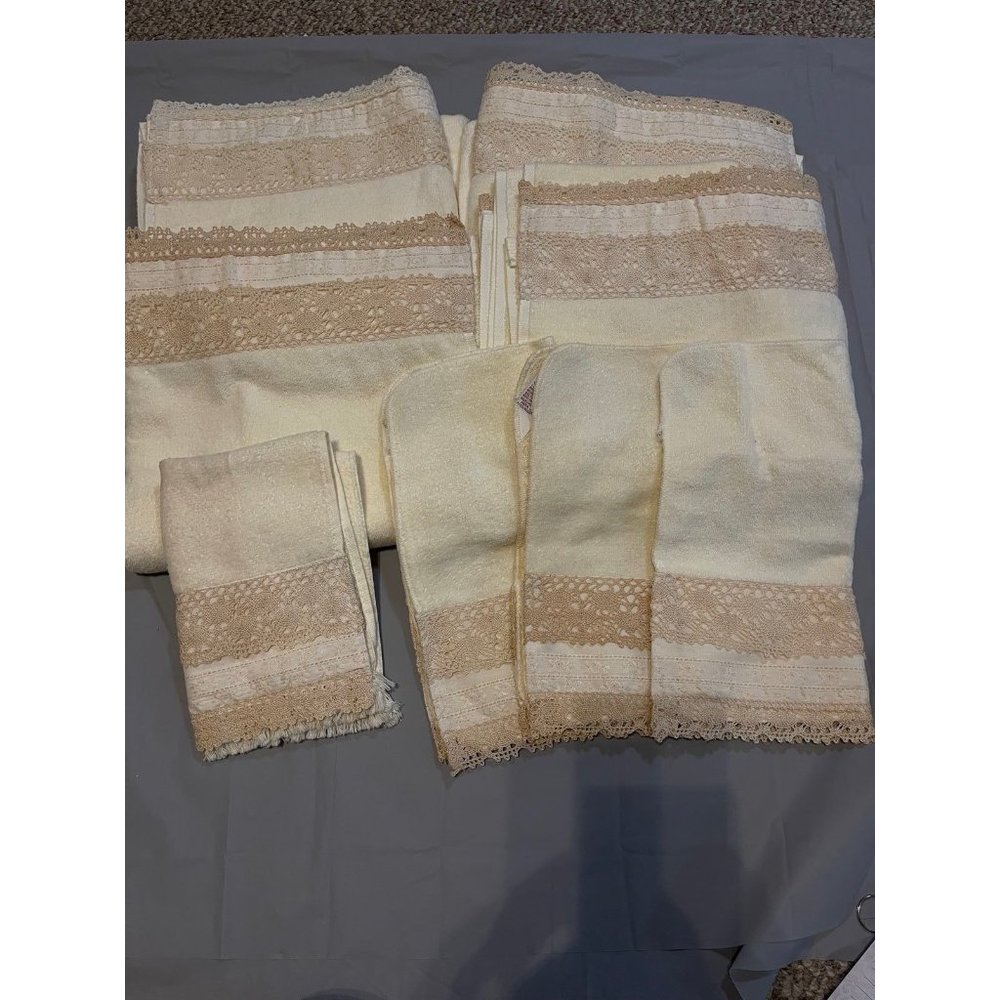 vintage 1978 grand prix towel set by avanti BoxT76‎